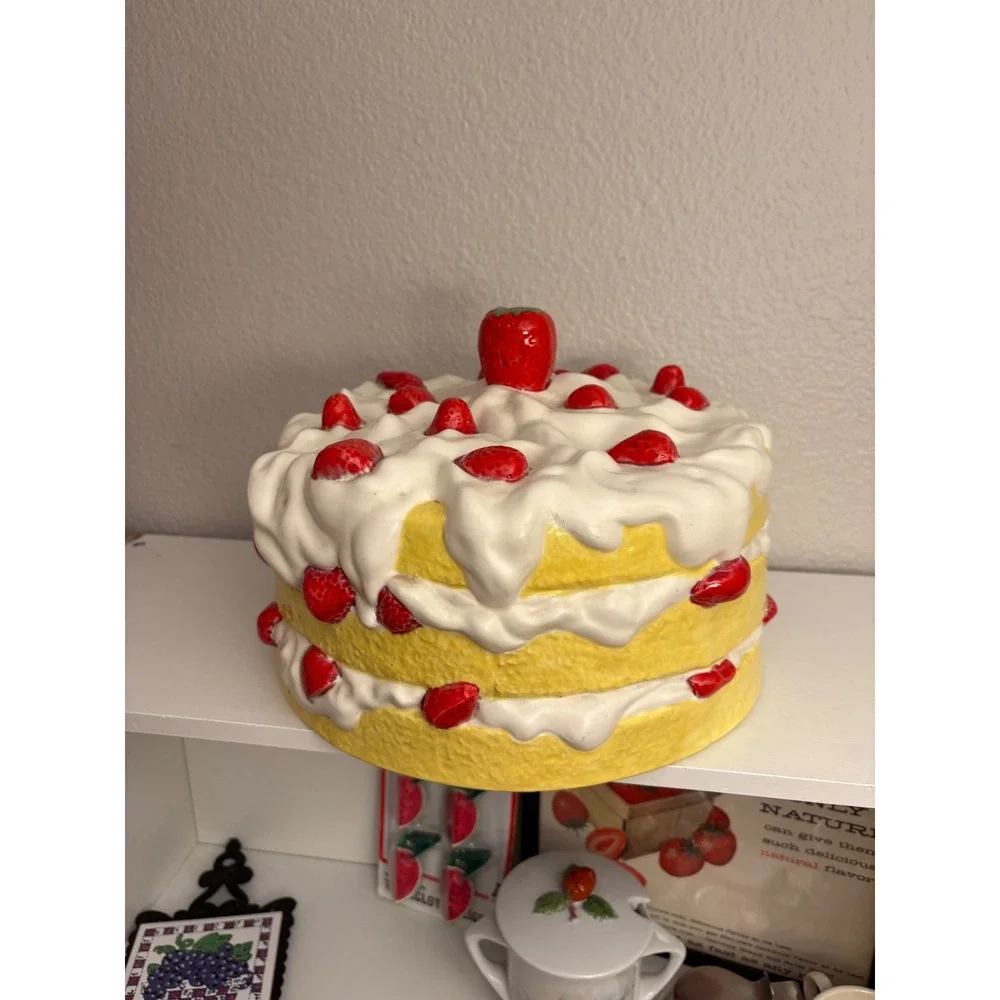 Vintage Ceramic Strawberry Shortcake Cake Cover Rare Kitschy Kitchen Decor